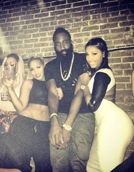 奥斯卡、约尼查助阵，怒放竞技场3V3街头足球赛玉溪站落幕（玉溪站收官：奥斯卡、约尼查助阵，怒放竞技场3V3街头足球赛圆满落幕）