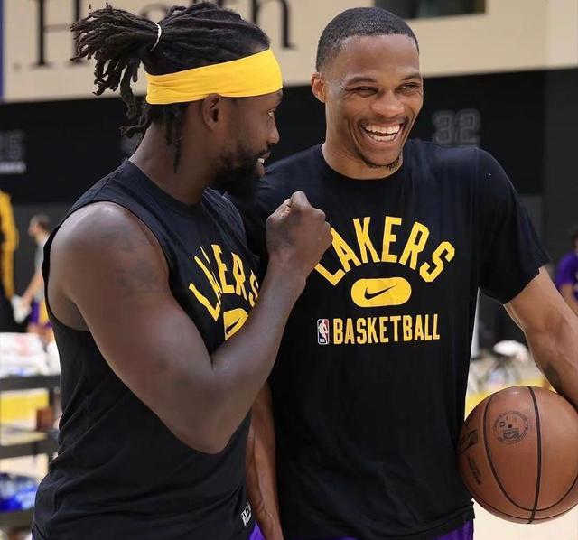 梅西世界波破门 帮助球队全取三分（梅西轰世界波建功 助球队带走三分）