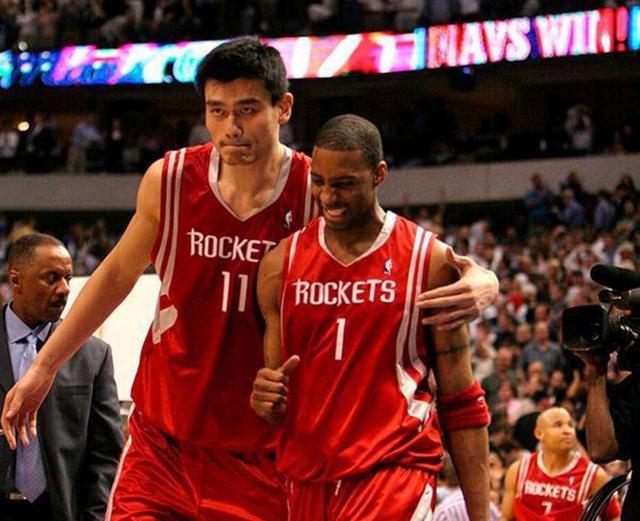 李镇全：战越南下半场我们出现了体能问题；踢韩国要全力以赴（李镇全：对阵越南后半场体能下滑；迎战韩国将全力以赴）