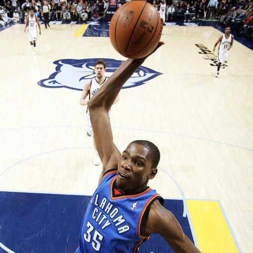 前往耶稣撒冷接受信仰理疗的阿劳霍，登上飞机 预计他今年不会回归（阿劳霍飞往耶路撒冷接受信仰理疗，预计今年无缘回归）