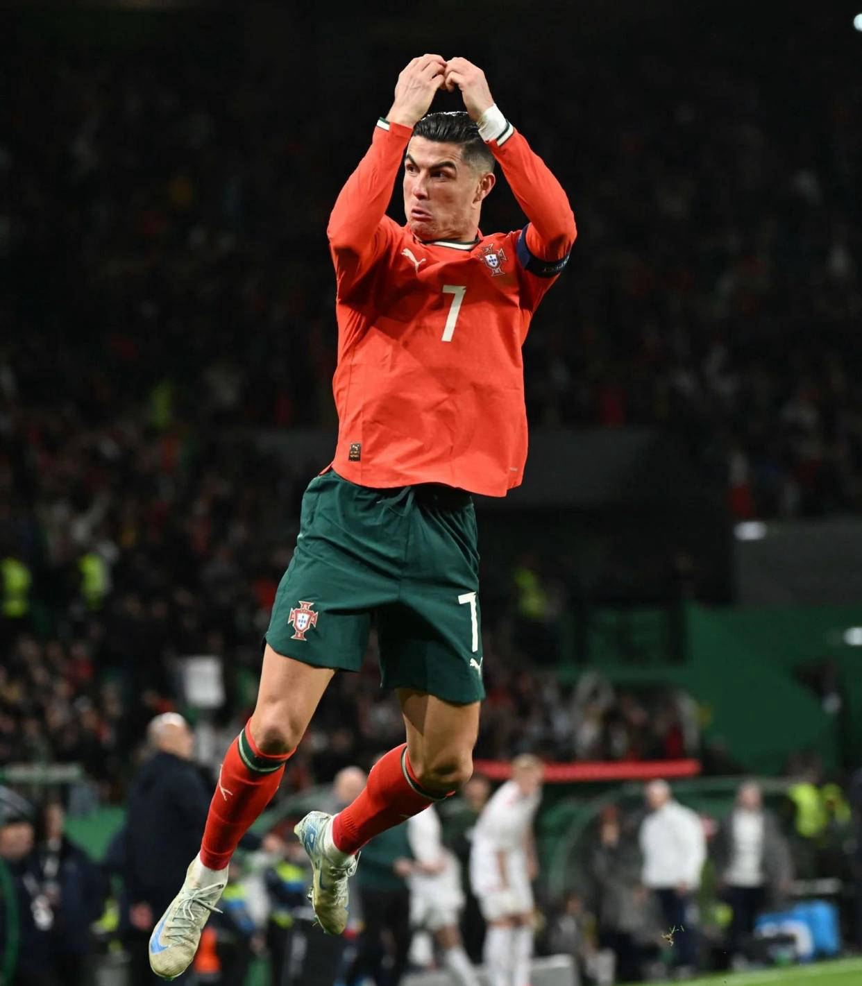 F1卡塔尔冲刺排位：皮亚斯特里夺杆！诺里斯第3，维斯塔潘第6（F1卡塔尔冲刺排位赛：皮亚斯特里摘得杆位，诺里斯第3、维斯塔潘第6）