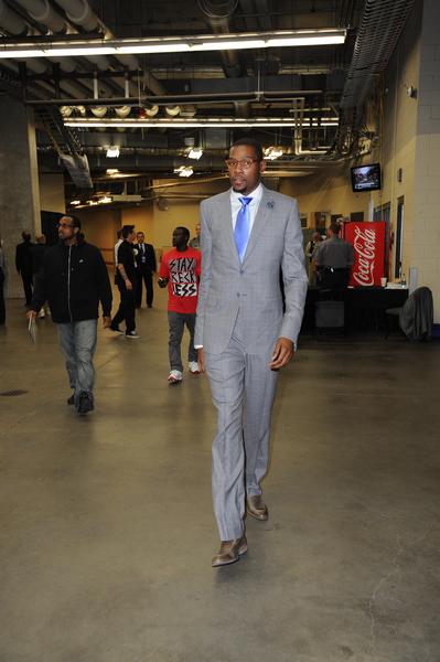 湖记发文：詹姆斯本可以延续纪录，但他做了正确选择赢得比赛（湖人记者：詹姆斯本可续写纪录，却选择正确决策助队赢球）